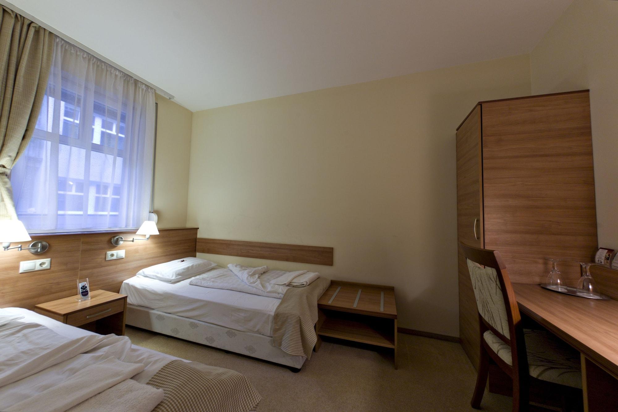 Hotel Civitas Sopron Exterior photo