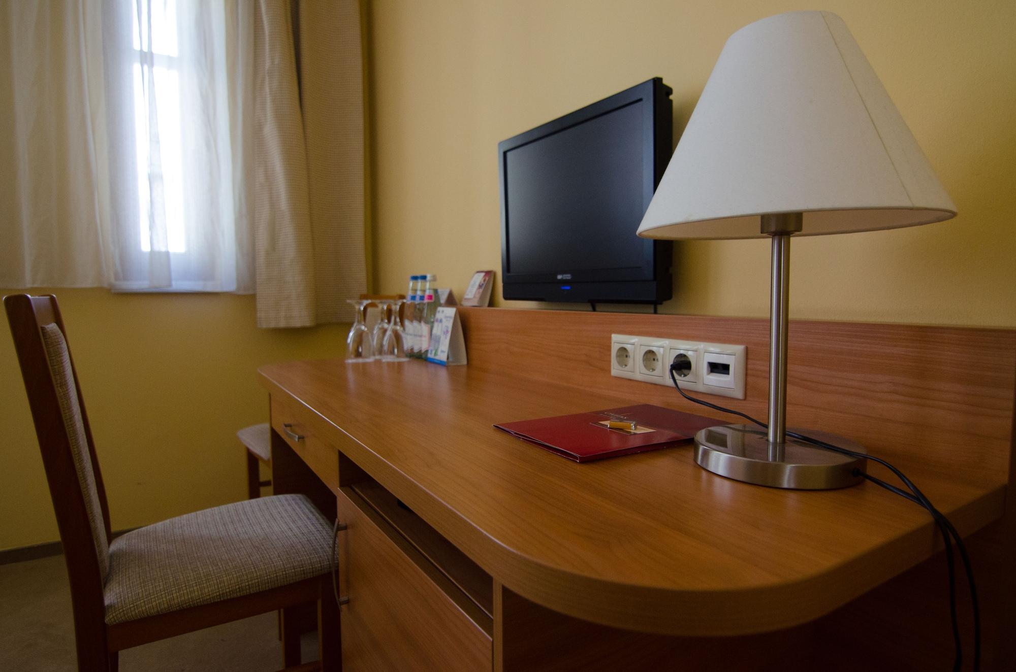 Hotel Civitas Sopron Exterior photo