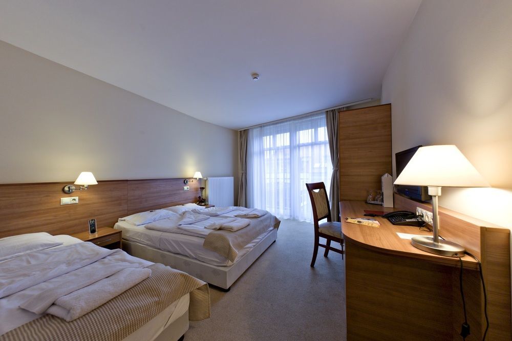 Hotel Civitas Sopron Exterior photo